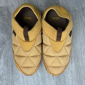 Teva Women's Ember moccasins